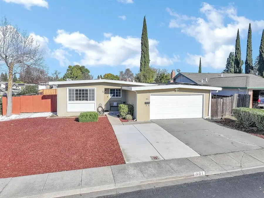 301 Springvalley Dr, Vacaville, CA 95687 - Image #2