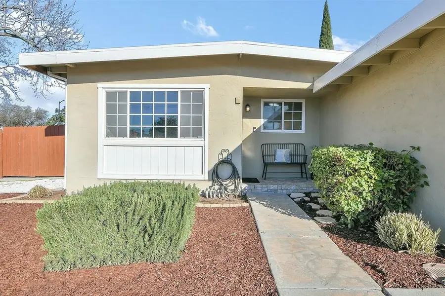 301 Springvalley Dr, Vacaville, CA 95687 - Image #3