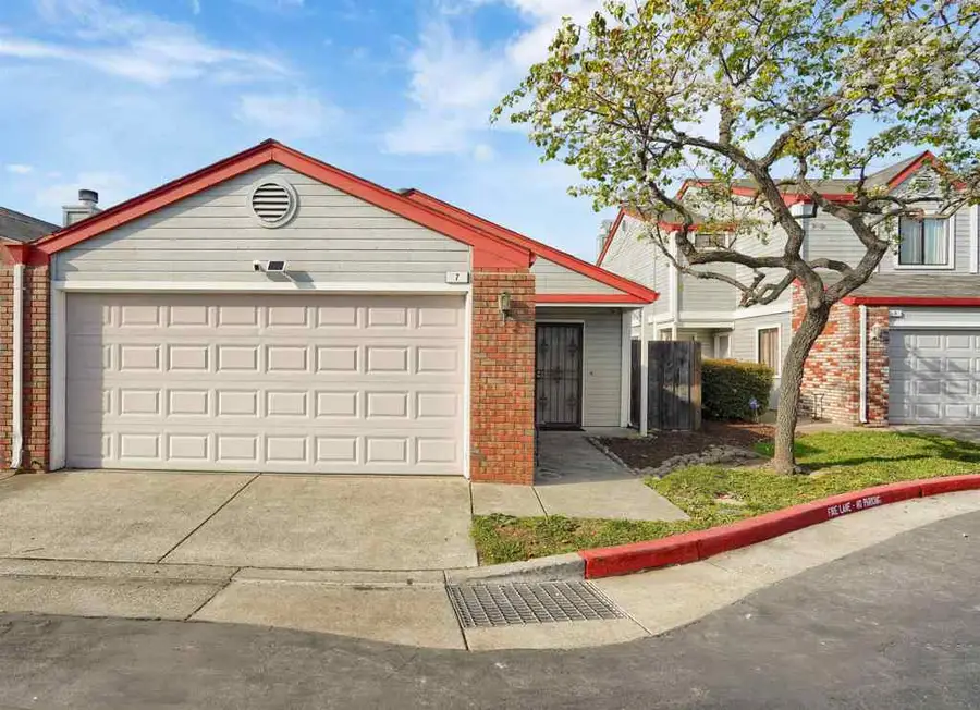 7 Town Square Pl, Oakland, CA 94603 - #2