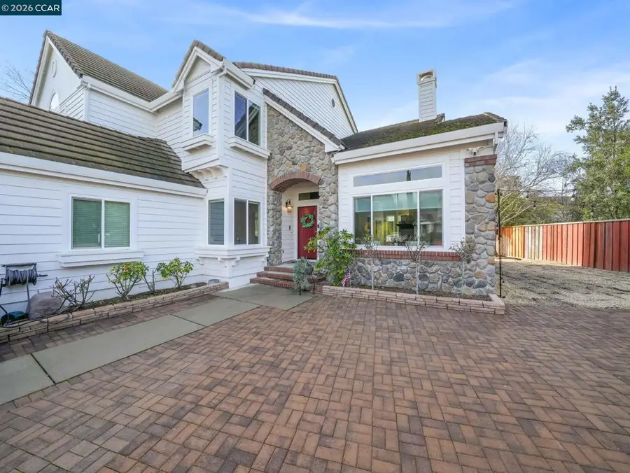 376 Blue Oak Ln, Clayton, CA 94517 - #3