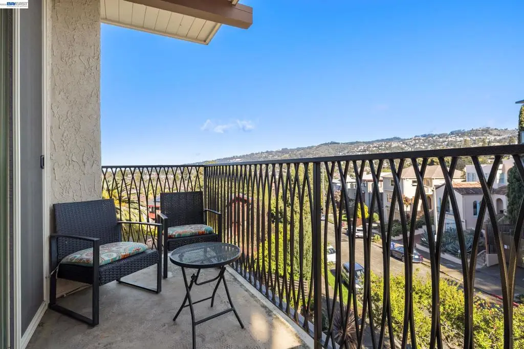 5405 Carlton St #303, Oakland, CA 94618 - #1