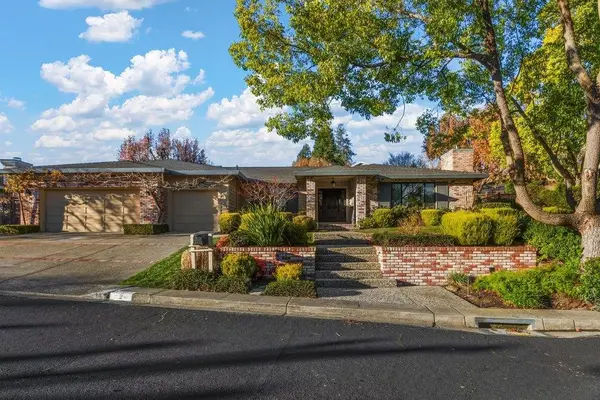 2 Willow Springs Lane, Moraga, CA 94556