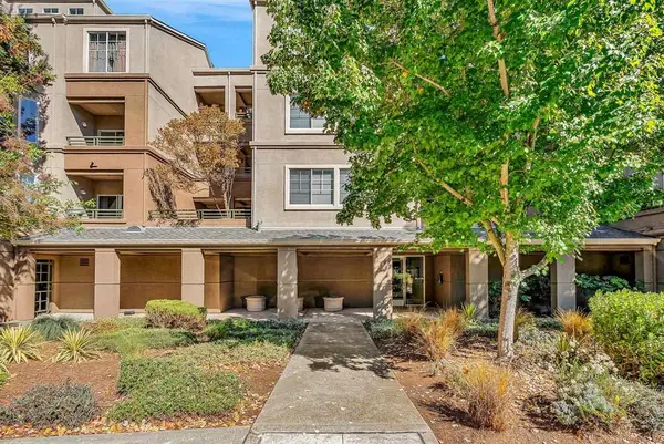 180 Caldecott #314, Oakland, CA 94618