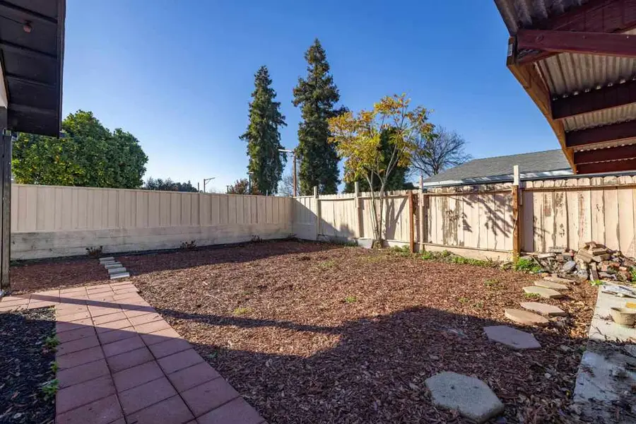 592 Willow Ave, Hayward, CA 94541 - #2