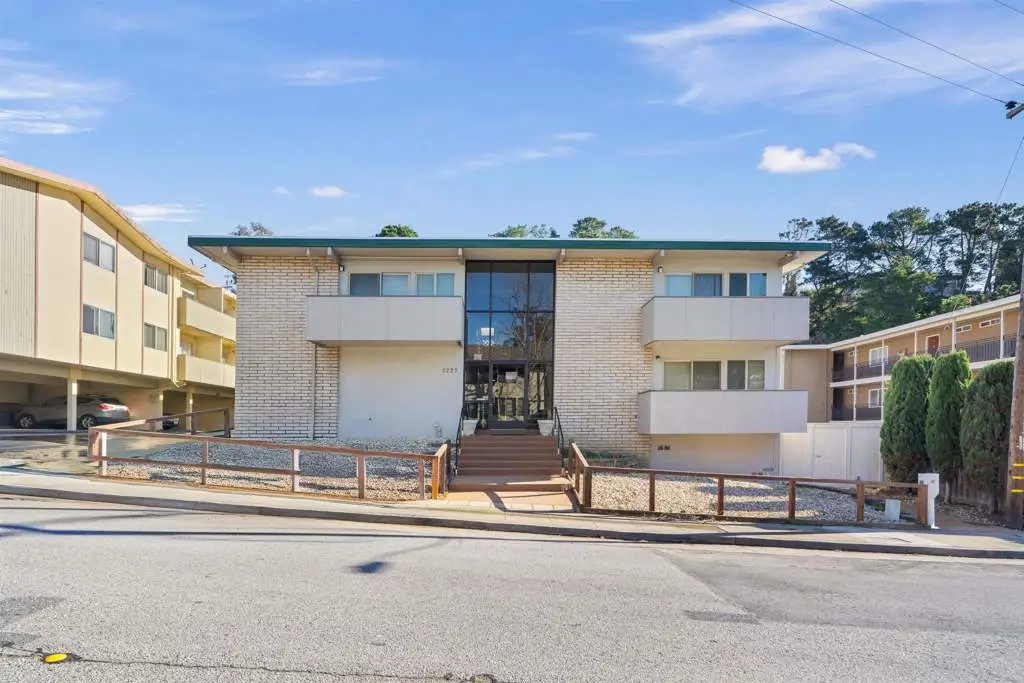 3223 Glendora Dr, San Mateo, CA 94403 - Image #1