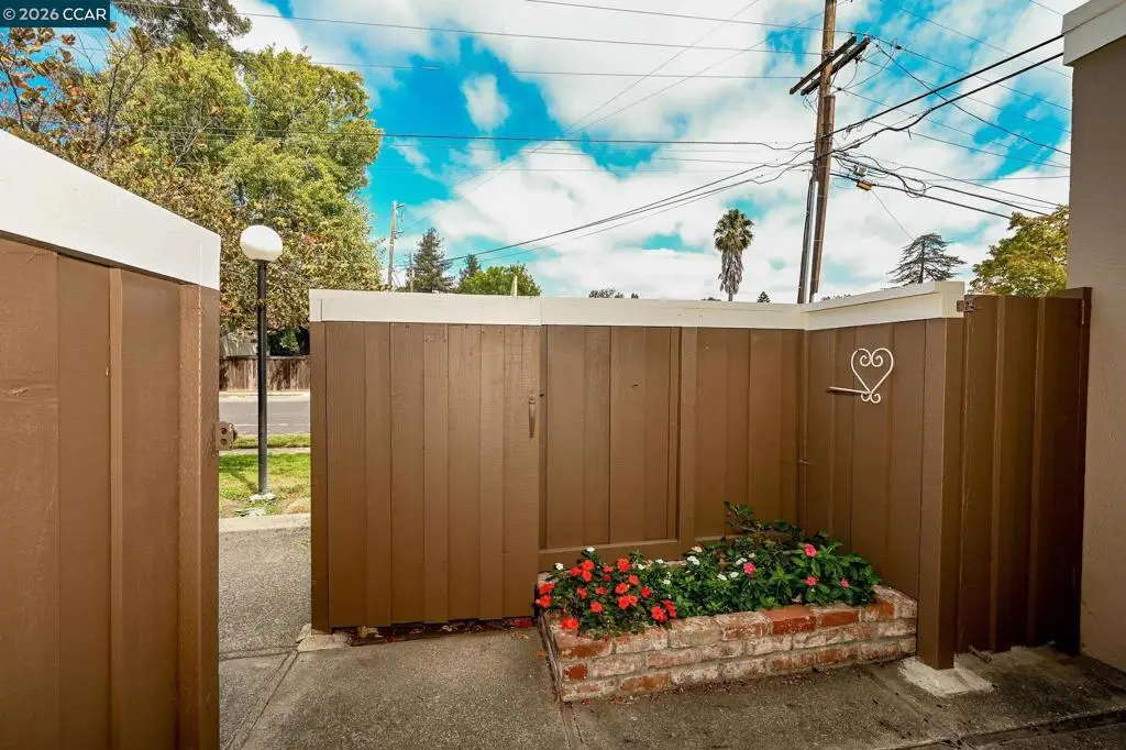 1218 Hookston Rd, Concord, CA 94518 - Image #1