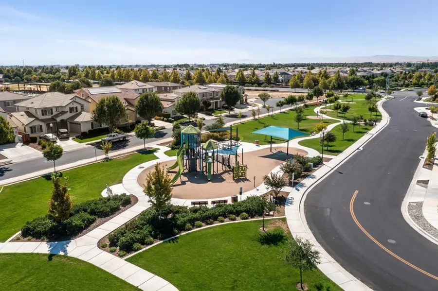 209 Brush Creek Dr, Brentwood, CA 94513 - Image #2