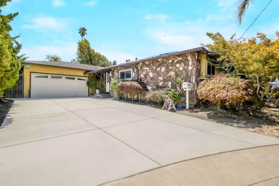 512 Teasdale Pl, Hayward, CA 94544 - Image #2