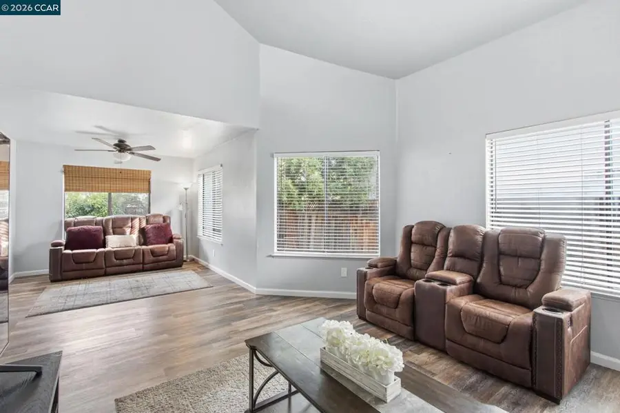 975 975 Doeskin Ter, Brentwood, CA 94513 - #3