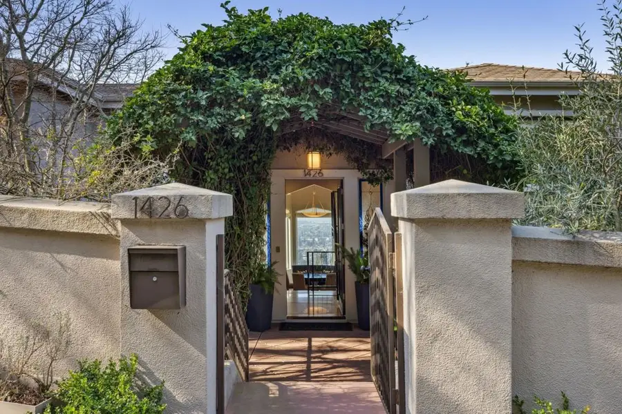 1426 1426 Grand View Dr, Berkeley, CA 94705 - Image #2