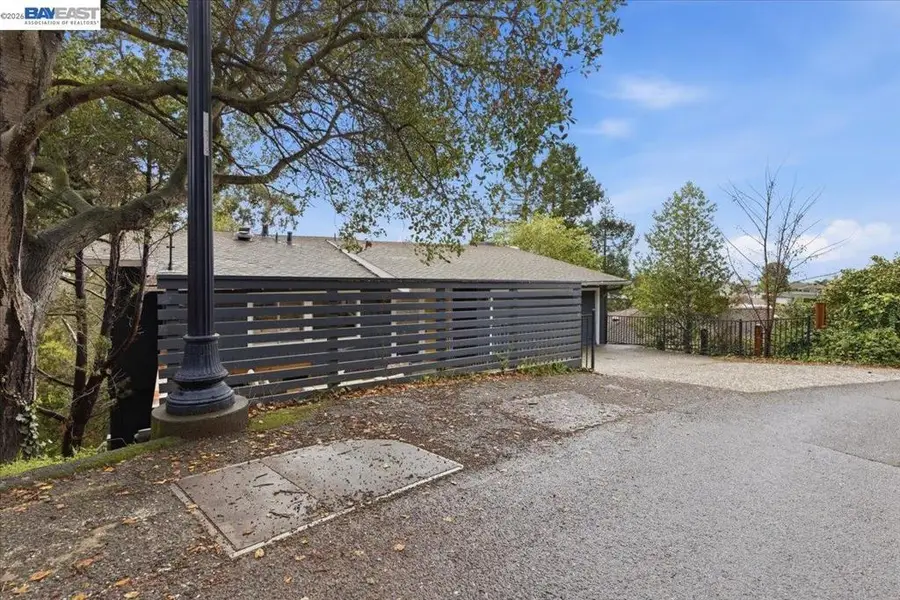 6130 6130 Harbord Dr, Oakland, CA 94611 - #3