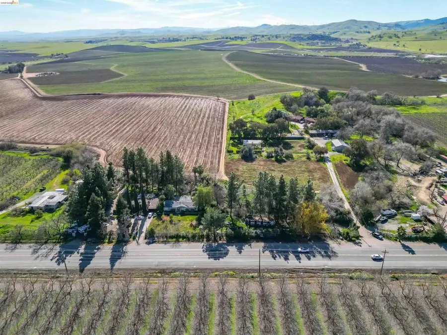 23650 Marsh Creek Rd, Brentwood, CA 94513 - #2