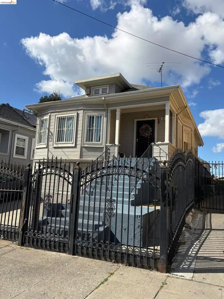 2021 2021 Mitchell St, Oakland, CA 94601 - #1