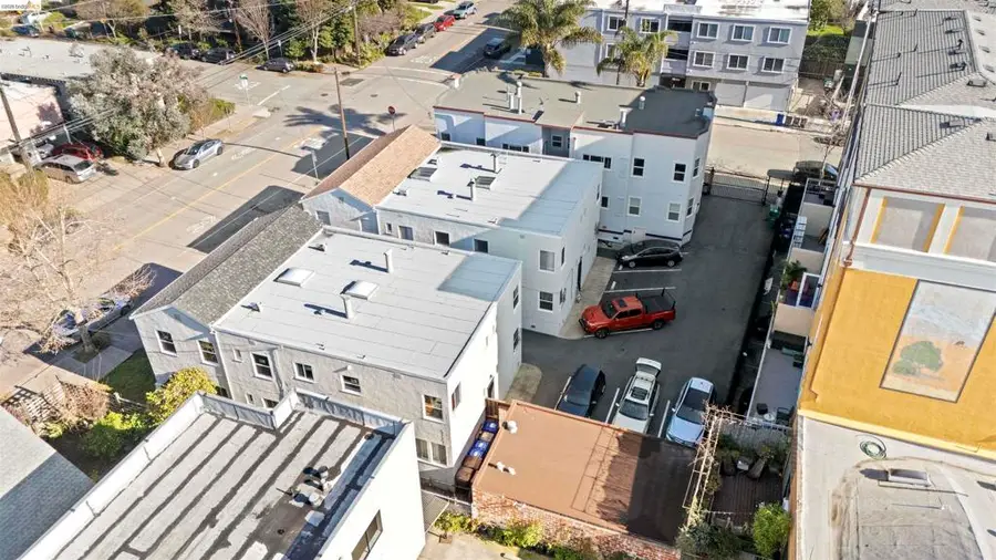 359 St, Oakland, CA 94609 - #2