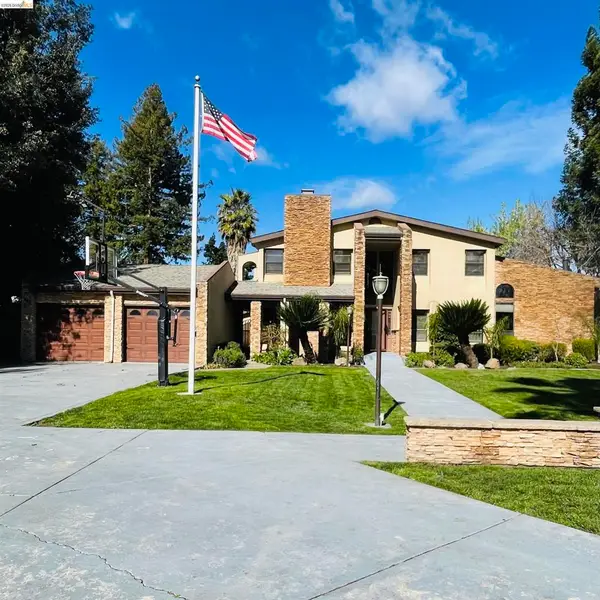 3635 Country Club Blvd, Stockton, CA 95204