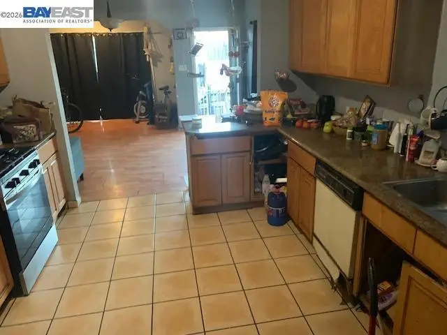 7333 Lockwood St, Oakland, CA 94621 - #3