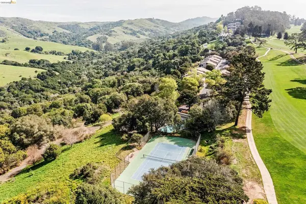 407 407 Vista Heights Rd, El Cerrito, CA 94530