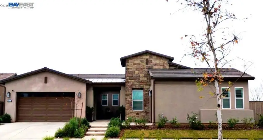 965 965 Beaver Pond Loop, Madera, CA 93636 - #2