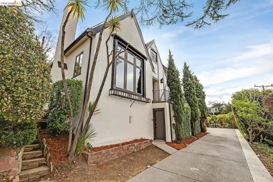 6344 6344 Snake Rd, Oakland, CA 94611 - #2