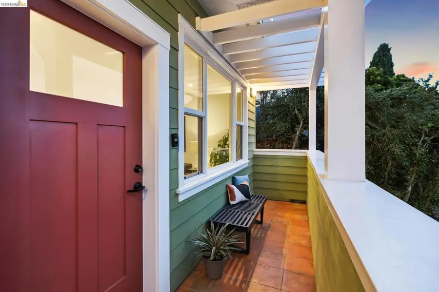 667 Alcatraz Ave, Oakland, CA 94609 - #2