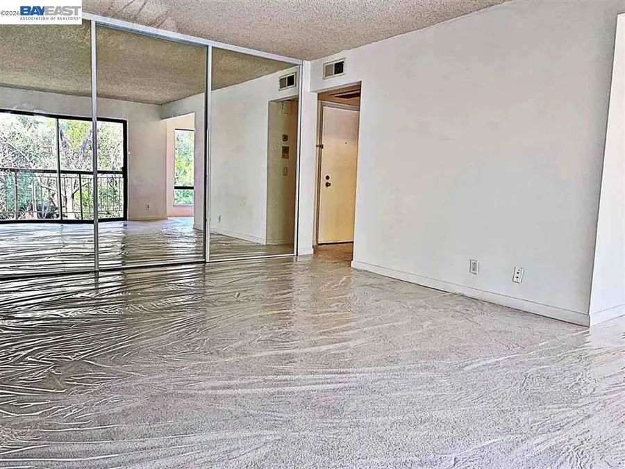 430 N Civic Dr #208, Walnut Creek, CA 94596 - #2