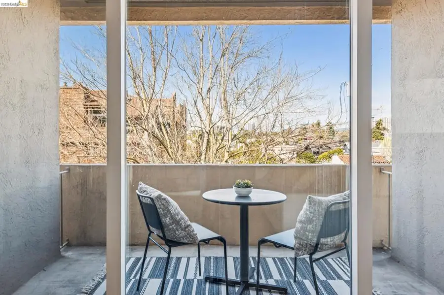 330 330 Vernon St #301, Oakland, CA 94610 - #2