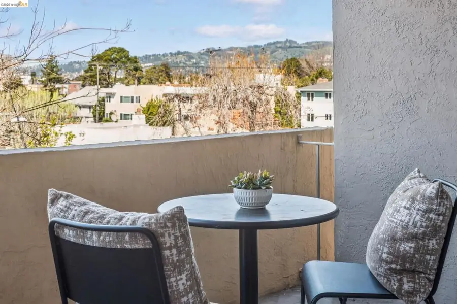 330 330 Vernon St #301, Oakland, CA 94610 - #3