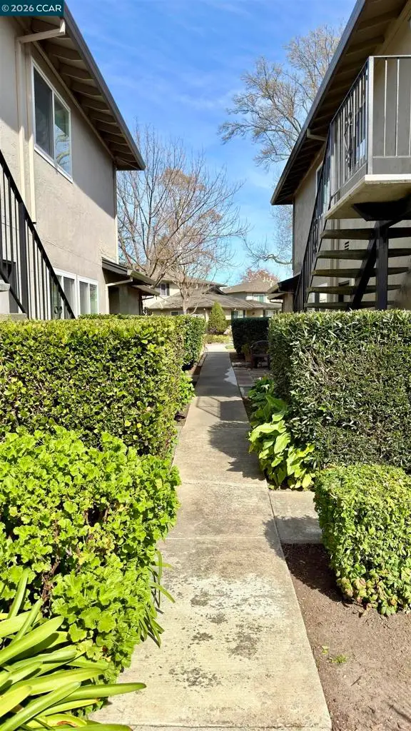 1360 1360 Del Rio Ct #4, Concord, CA 94518 - #3