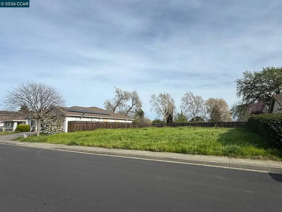 755 Kingman Dr, Vacaville, CA 95687 - #2