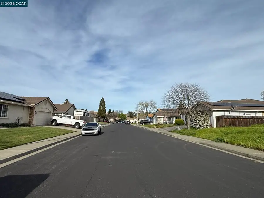 755 Kingman Dr, Vacaville, CA 95687 - #3