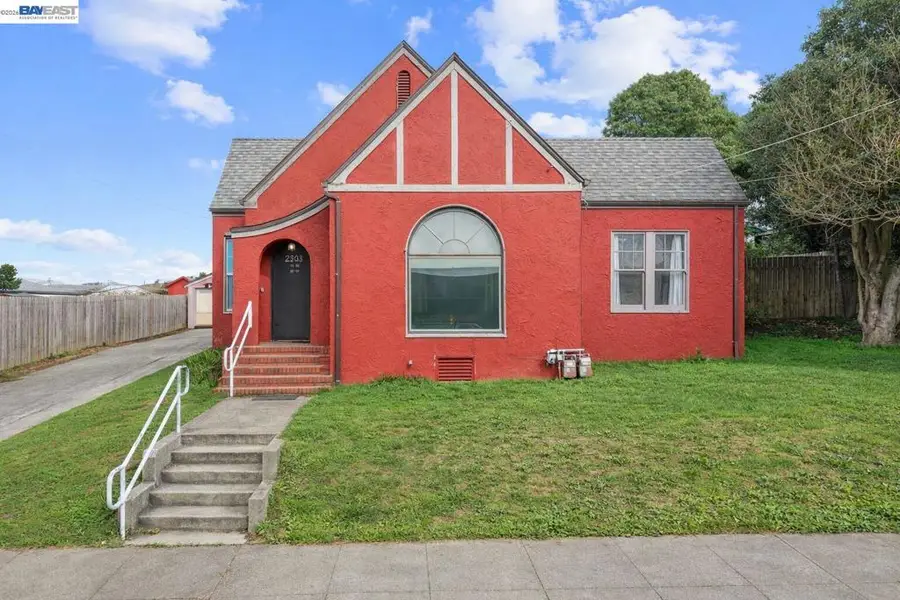 2303 Union St, Eureka, CA 95501 - #2