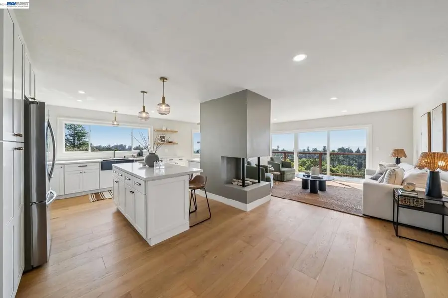 5969 Rincon Dr, Oakland, CA 94611 - #3