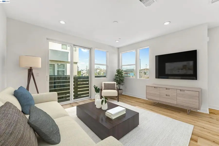 3933 Wattling St, Oakland, CA 94601 - #3