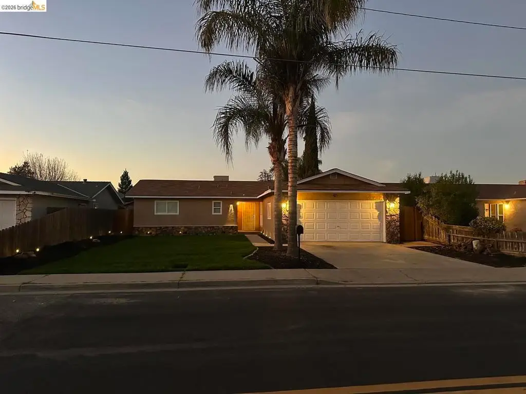 431 Montana Ave, Turlock, CA 95380 - #1