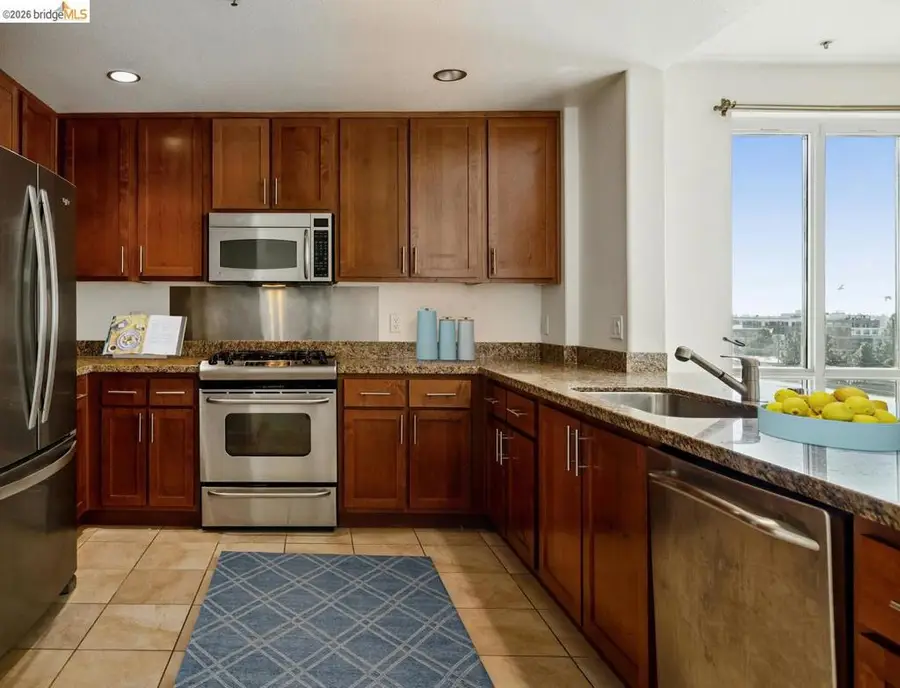 423 7th St #401, Oakland, CA 94607 - #3
