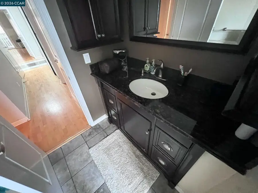 7672 Surrey Ln, Oakland, CA 94605 - #3