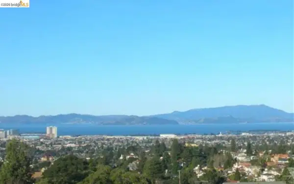 135 Alta Rd, Oakland, CA 94618