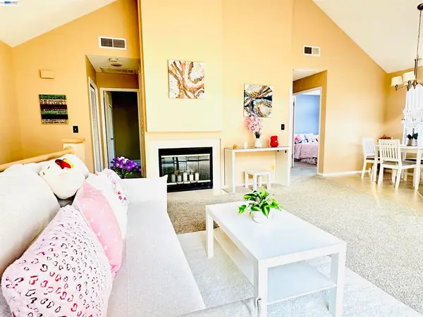 161 Seaway Ct, Hercules, CA 94547