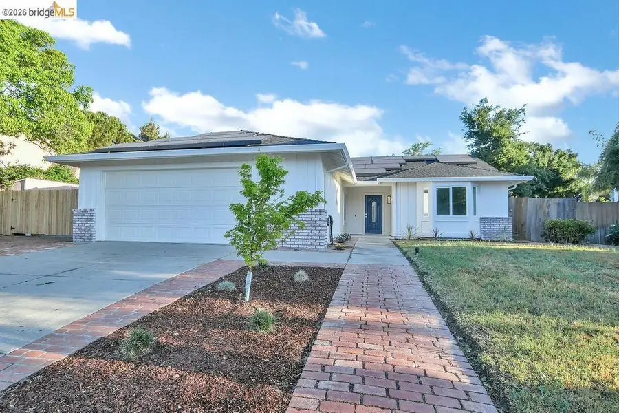 1060 Woodglen Dr, Oakley, CA 94561 - #2