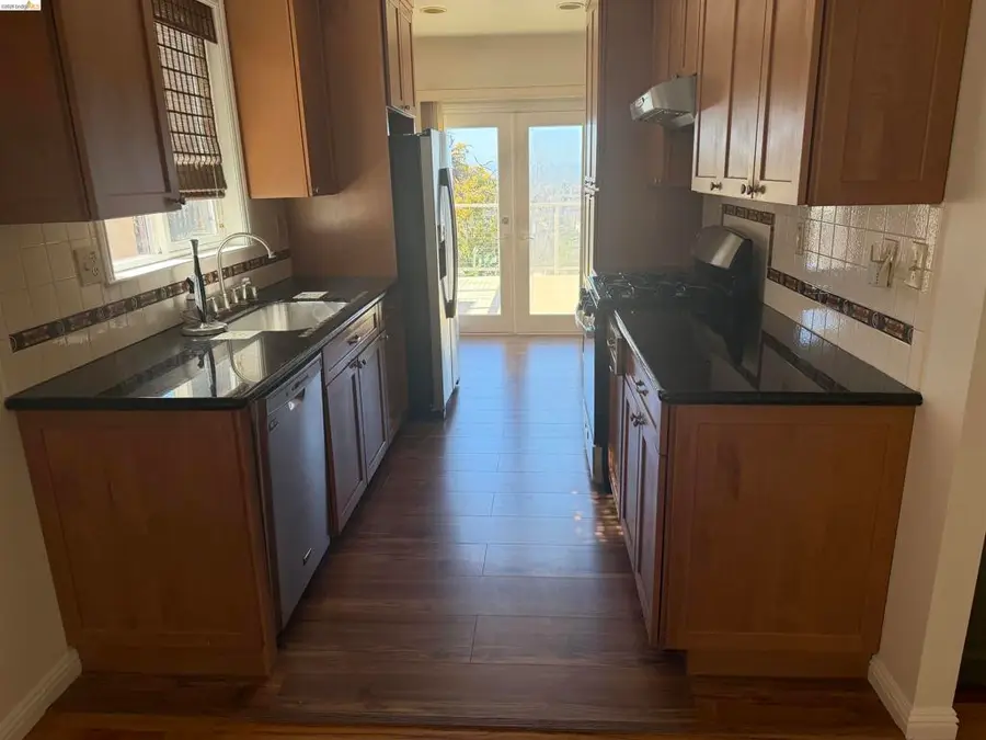 3281 Madera, Oakland, CA 94605 - #3