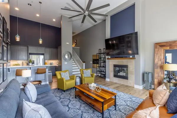 228 1st St, Benicia, CA 94510