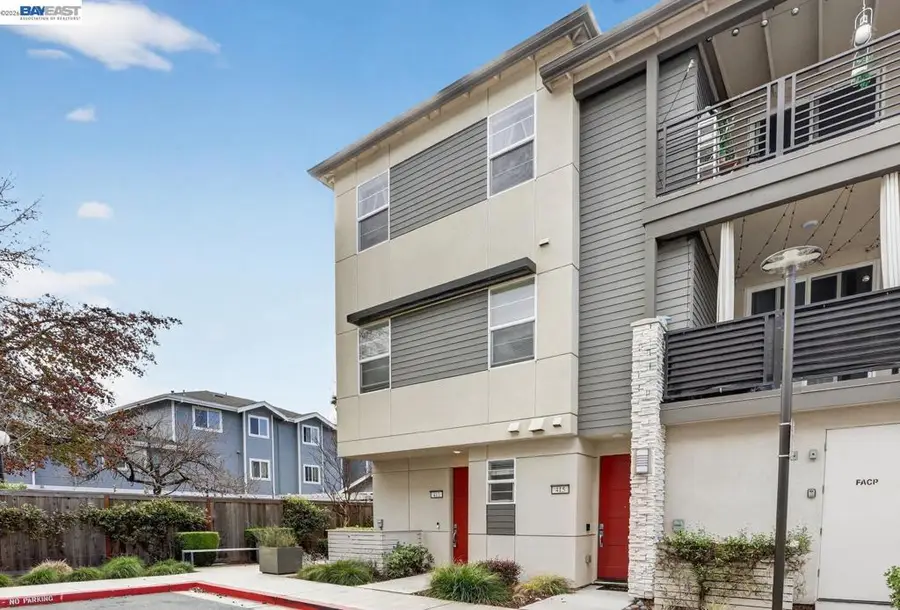 411 Rhythm Ln, Hayward, CA 94544 - #3