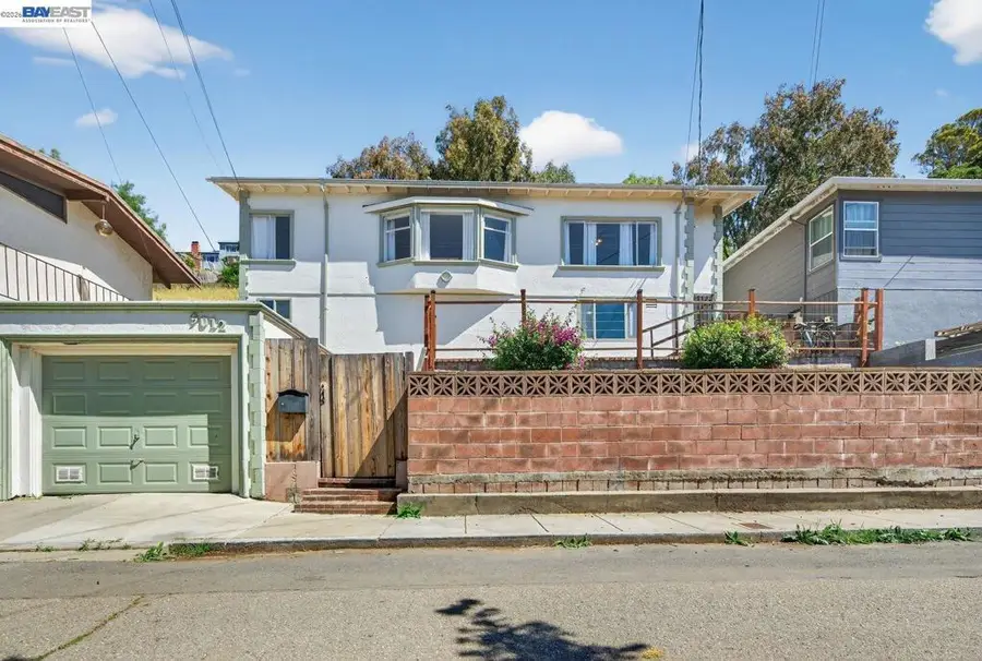 9012 Burr St, Oakland, CA 94605 - #2