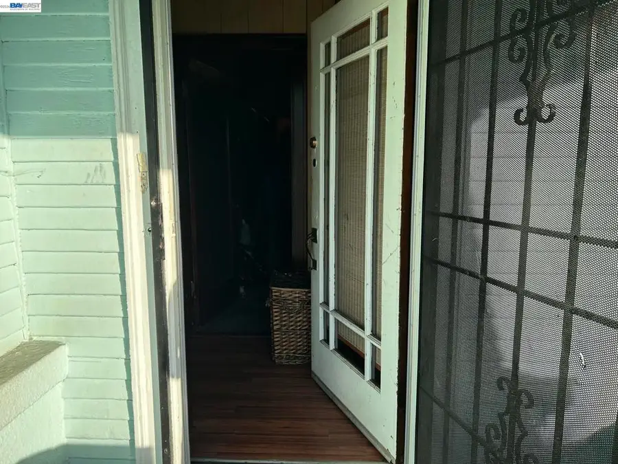 Address Withheld By Seller, Oakland, CA 94605 - #3