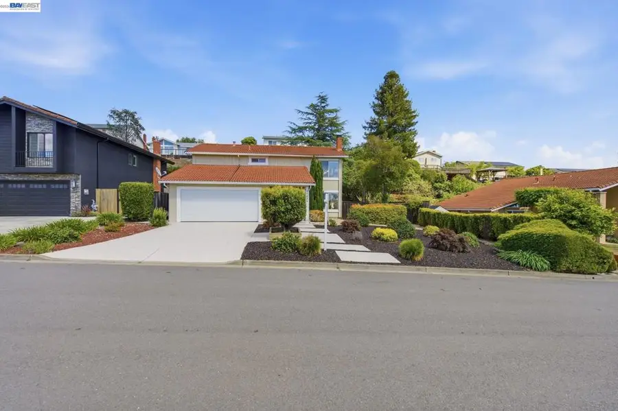 27966 El Portal Dr, Hayward, CA 94542 - #2