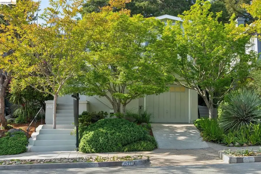 1121 Ranleigh Ave, Piedmont, CA 94610 - #3