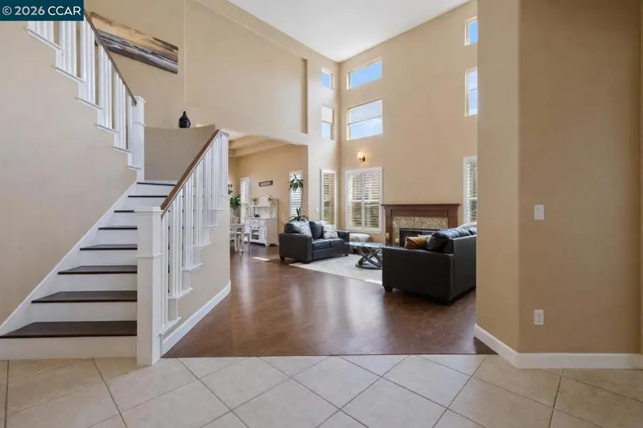 5375 Fernbank Dr, Concord, CA 94521 - #2