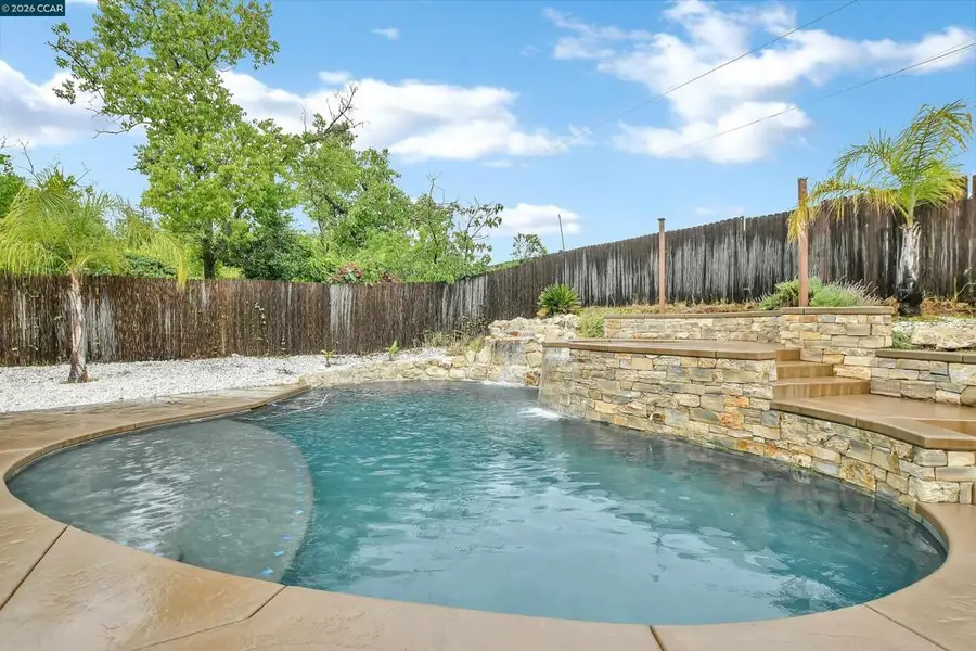 196 Bittercreek Dr, Folsom, CA 95630 - #2