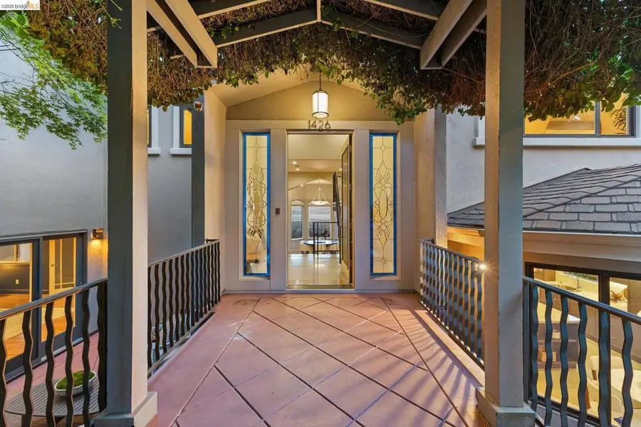 1426 Grand View Dr, Berkeley, CA 94705 - #2