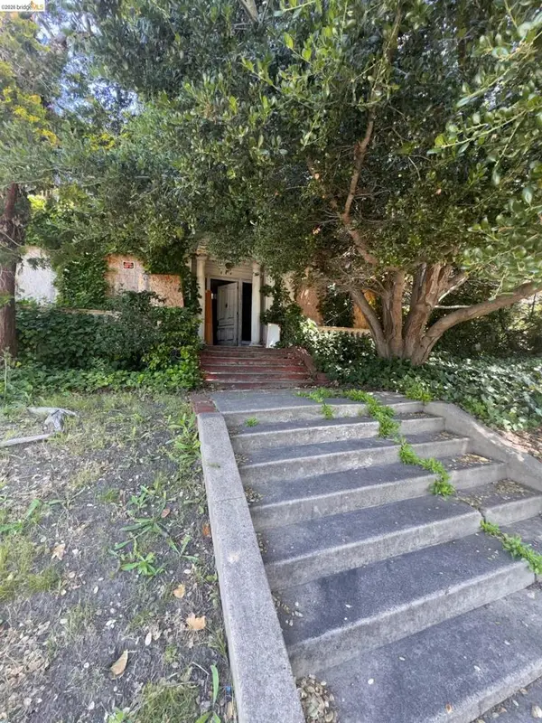 Address Withheld By Seller, Oakland, CA 94610